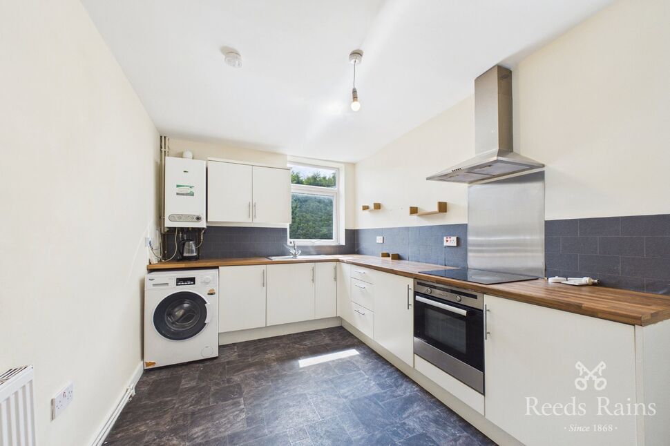 Main image of 3 bedroom Mid Terrace House to rent, Front Street, Castleford, West Yorkshire, WF10