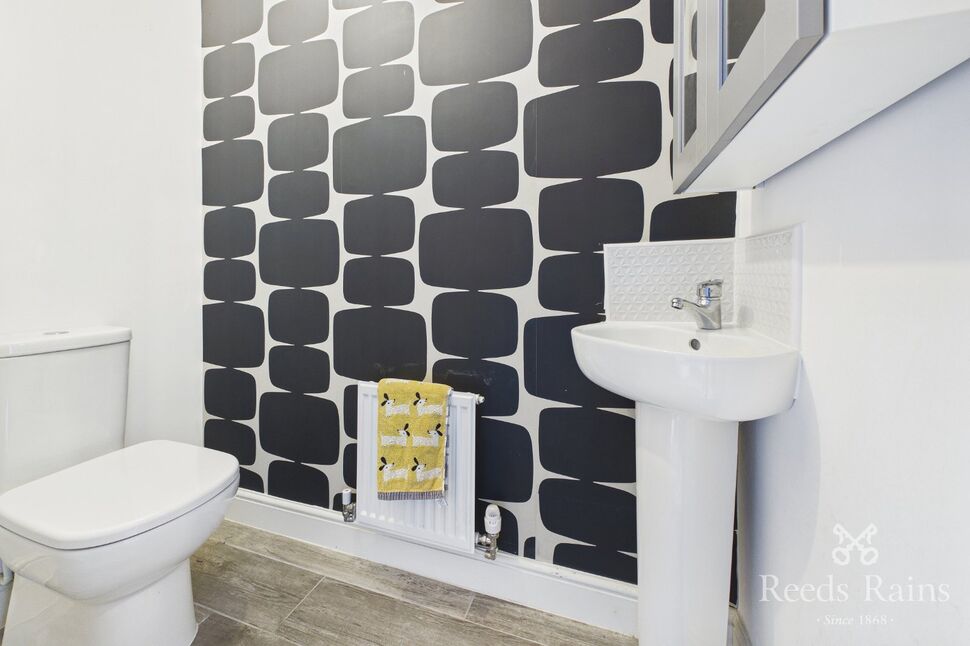Cloakroom / WC
