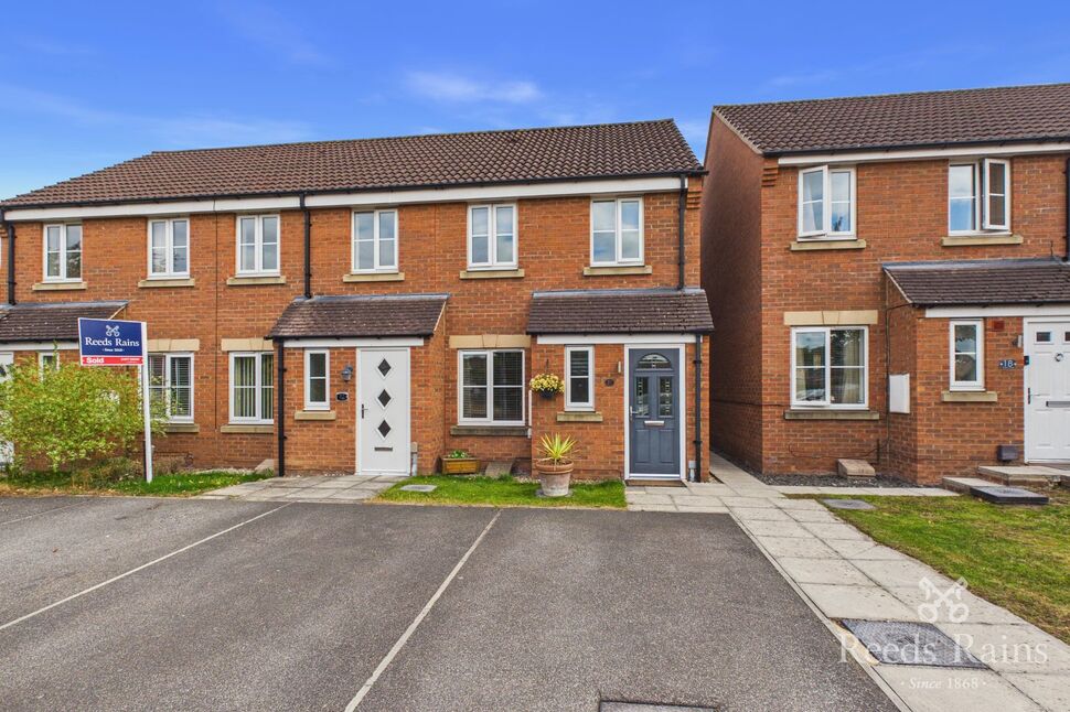 Main image of 2 bedroom Mid Terrace House for sale, Violet Close, Castleford, West Yorkshire, WF10