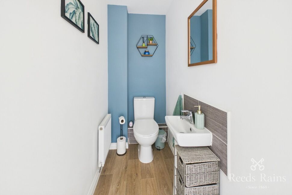 Cloakroom / WC