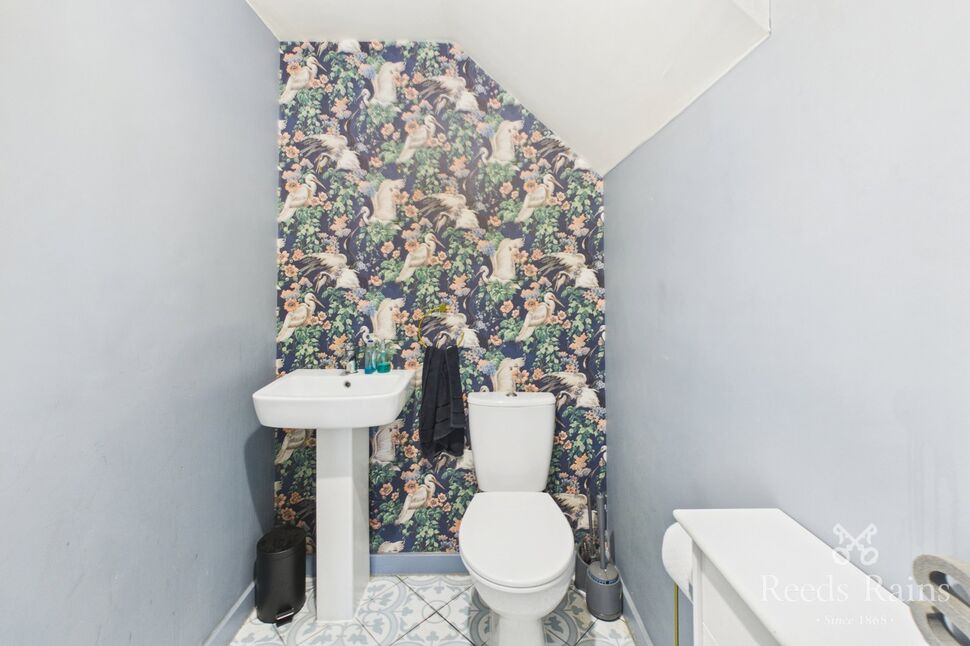 Cloakroom / WC