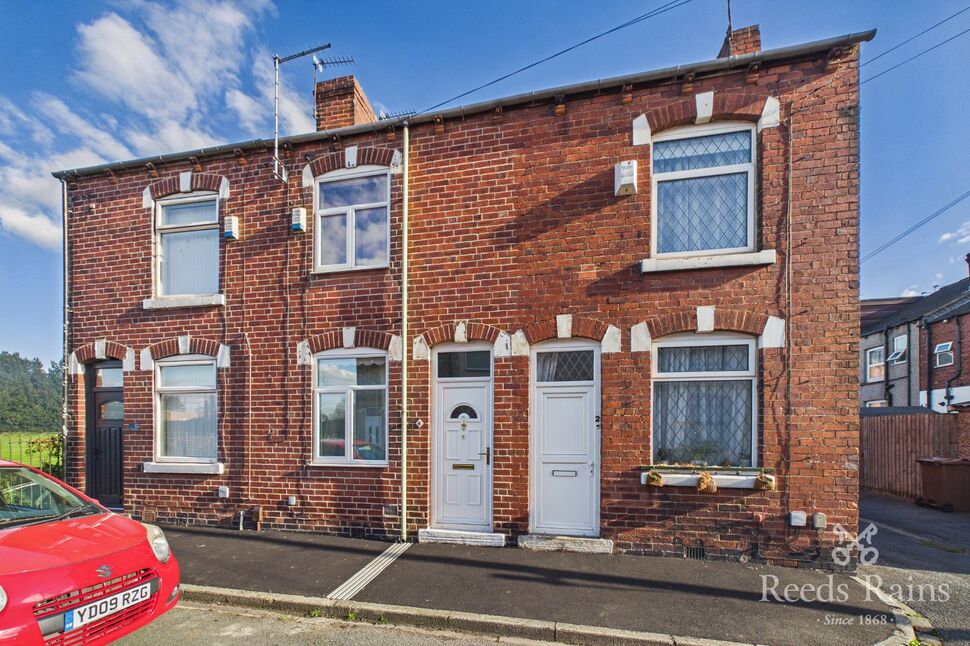 Main image of 2 bedroom Mid Terrace House for sale, Lincoln Street, Castleford, West Yorkshire, WF10
