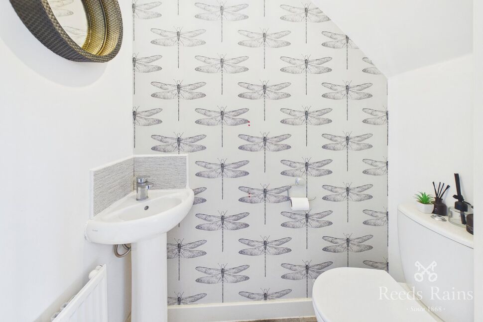 Cloakroom / WC