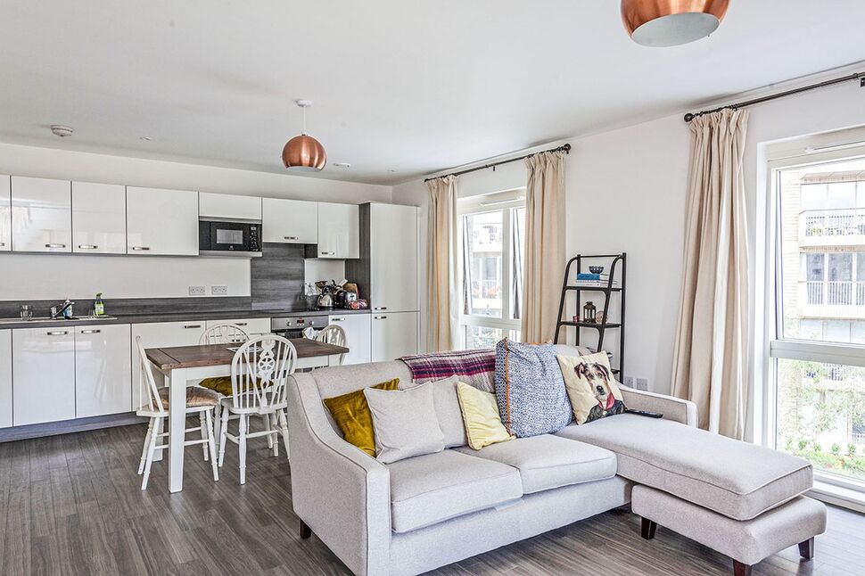 Open Plan Living Room / Kitchen