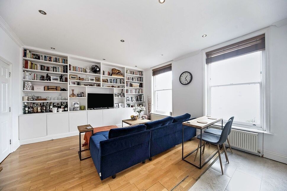 Open Plan Living Room / Kitchen