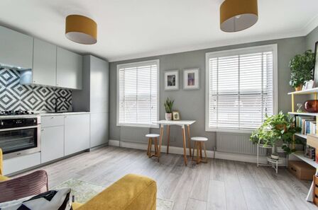 Rutland Walk, 1 bedroom  Flat for sale, £240,000