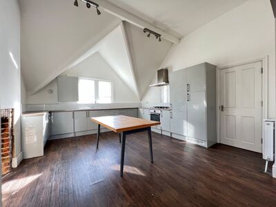 Breakspears Road, 3 bedroom  Flat to rent, £2,750 pcm