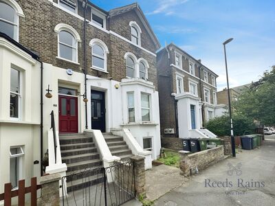 Mount Pleasant Road, 2 bedroom  Flat for sale, £155,000