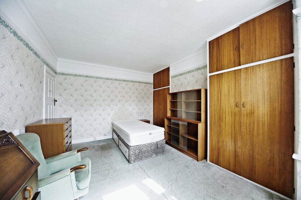 3 bedroom Semi Detached House for sale, Holme Lacey Road, London, SE12