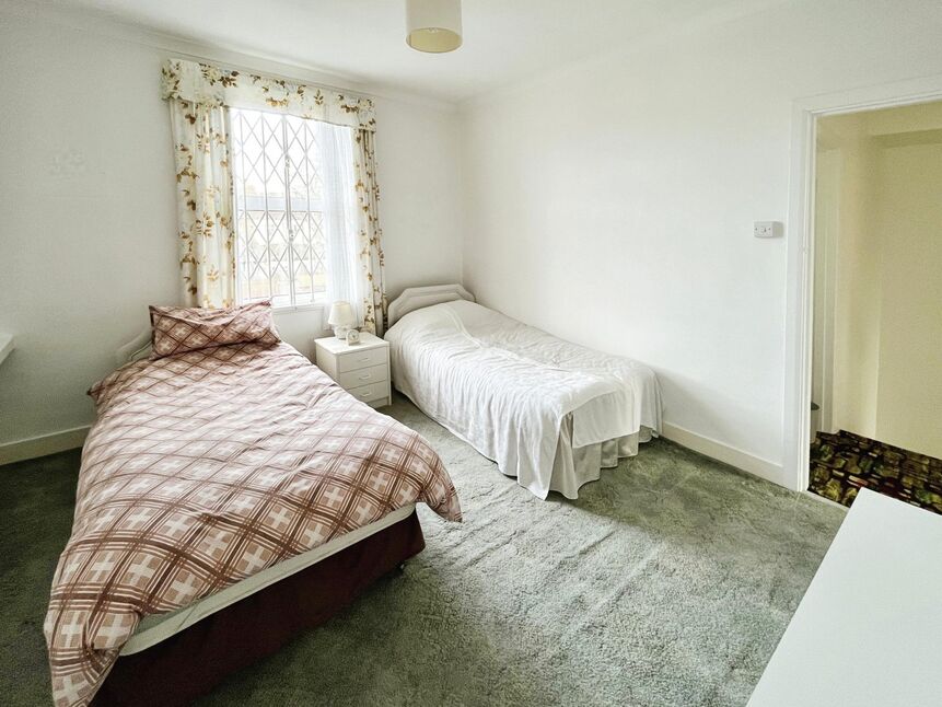 3 bedroom Mid Terrace House for sale, Minard Road, London, SE6 £625,000