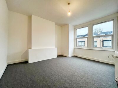 Sangley Road, 2 bedroom Mid Terrace Flat for sale, £325,000