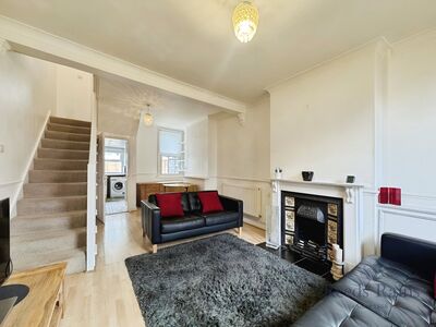 Barmeston Road, 2 bedroom Mid Terrace House for sale, &pound;400,000