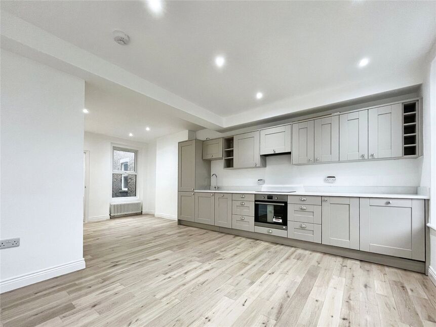 Main image of 2 bedroom Flat for sale, Vaughan Road, London, SE5
