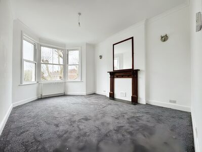 Jerningham Road, 3 bedroom  Flat to rent, £2,400 pcm