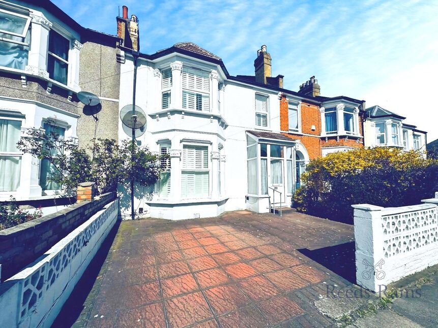 Main image of 4 bedroom End Terrace House for sale, Hazelbank Road, London, SE6