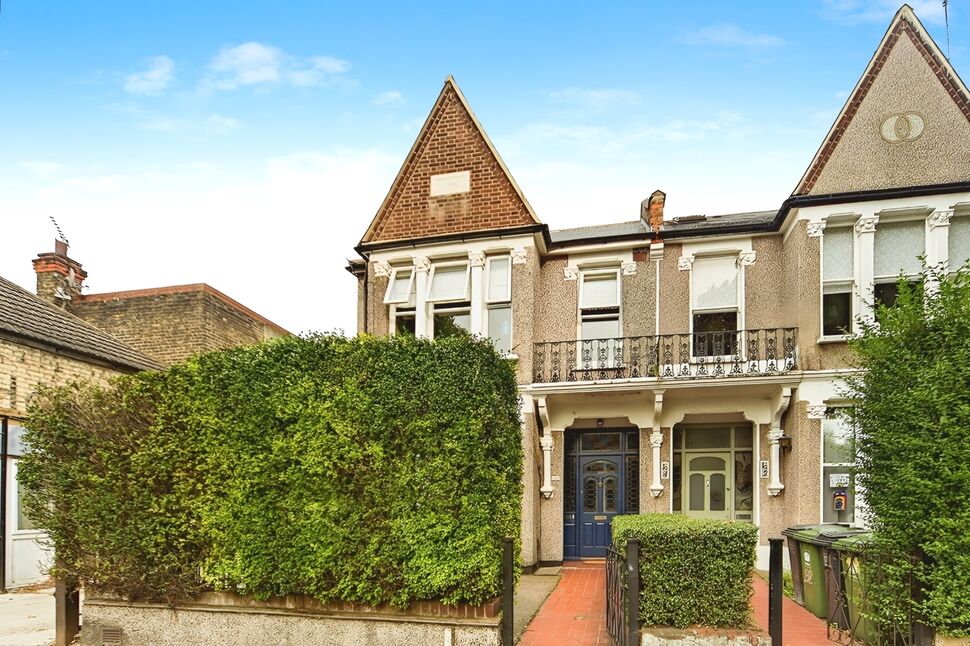 3 bedroom  Flat for sale