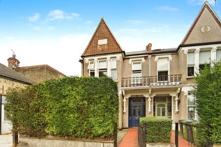 3 bedroom  Flat for sale