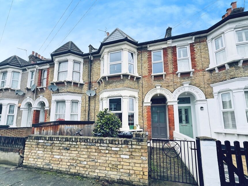 Main image of 3 bedroom Flat for sale, Medusa Road, London, SE6