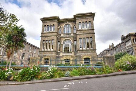 2 bedroom  Flat for sale