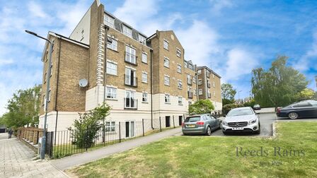 2 bedroom  Flat for sale
