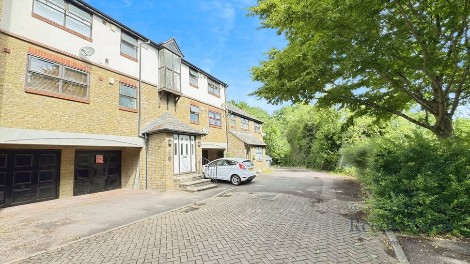 Main image of 1 bedroom Flat for sale, Croftongate Way, London, SE4