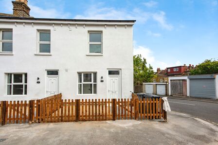 Knowles Hill Crescent, 3 bedroom  House for sale, £575,000