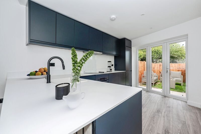 Kitchen / Lounge