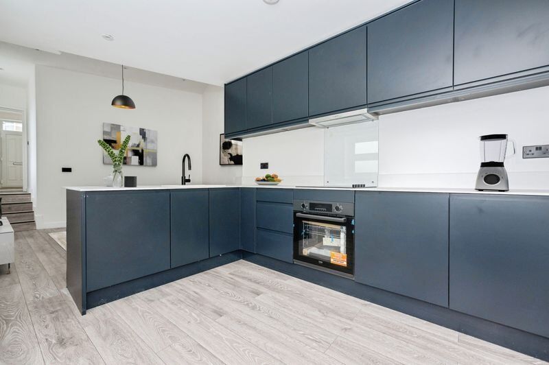 Kitchen / Lounge