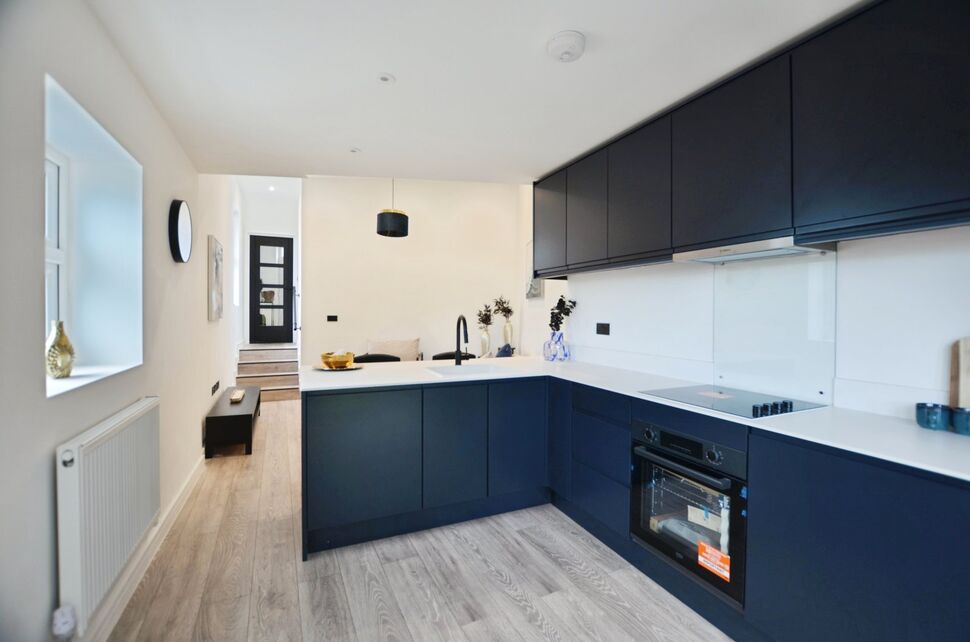 Kitchen / Lounge