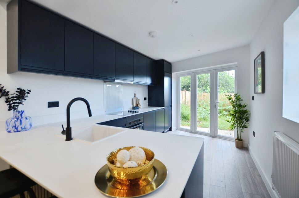 Kitchen / Lounge