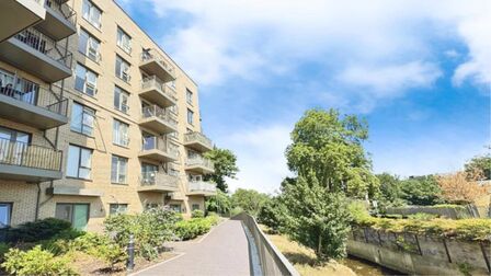 Adenmore Road, 2 bedroom Flat for sale, &pound;325,000