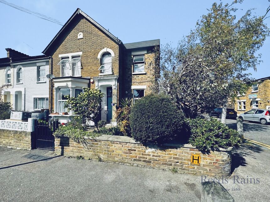 Main image of 1 bedroom Flat for sale, Ray Court, London, SE13