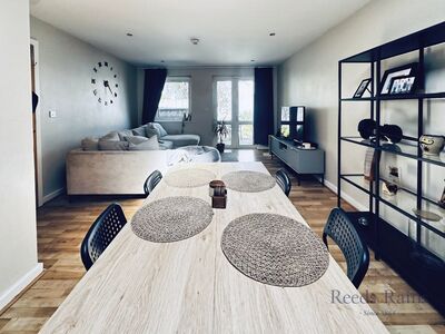 Rushey Green, 1 bedroom Flat for sale, &pound;180,000