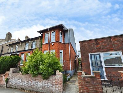 3 bedroom End Terrace House for sale