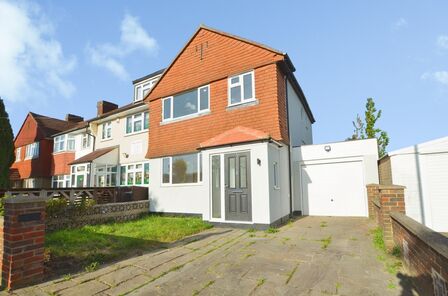 Otford Crescent, 3 bedroom End Terrace House to rent, &pound;2,700 pcm