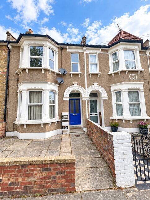 Main image of 2 bedroom Flat to rent, Medusa Road, London, SE6