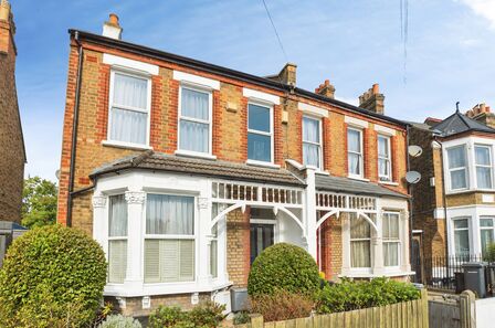 Albacore Crescent, 3 bedroom Flat for sale, &pound;475,000