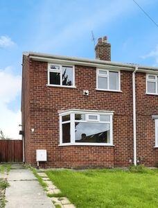 Wilton Avenue, 2 bedroom Semi Detached House to rent, £1,100 pcm