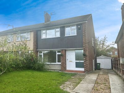 Radnormere Drive, 3 bedroom Semi Detached House to rent, £1,200 pcm