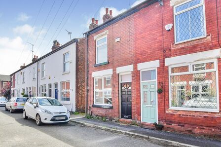 2 bedroom Mid Terrace House to rent