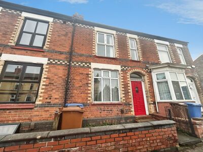 Fox Street, 4 bedroom Mid Terrace House to rent, &pound;1,300 pcm
