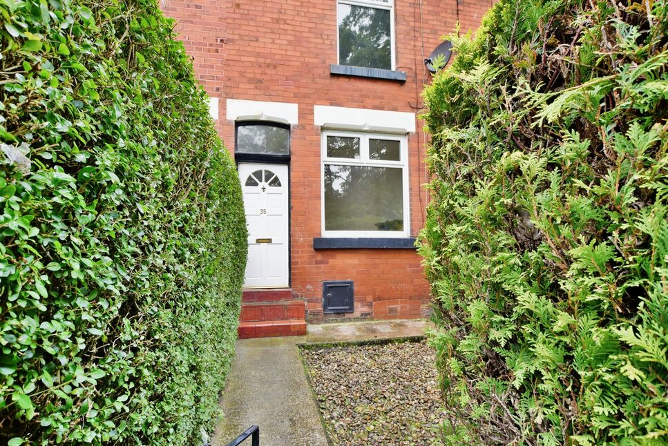 2 bedroom Mid Terrace House to rent