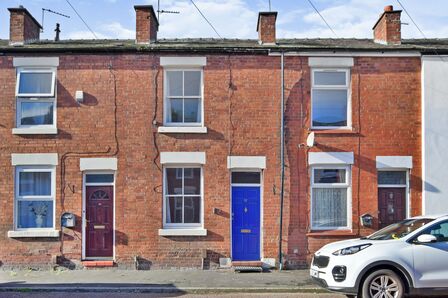 2 bedroom Mid Terrace House to rent