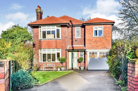 4 bedroom Detached House to rent