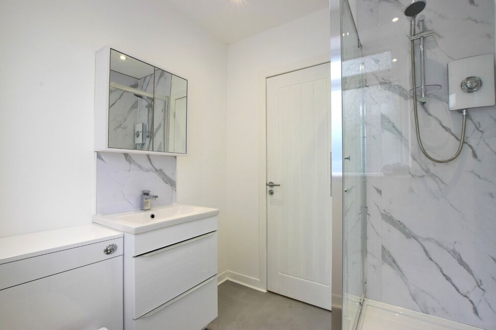 Downstairs Shower / WC