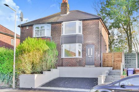 Dorset Avenue, 2 bedroom Semi Detached House to rent, £1,400 pcm