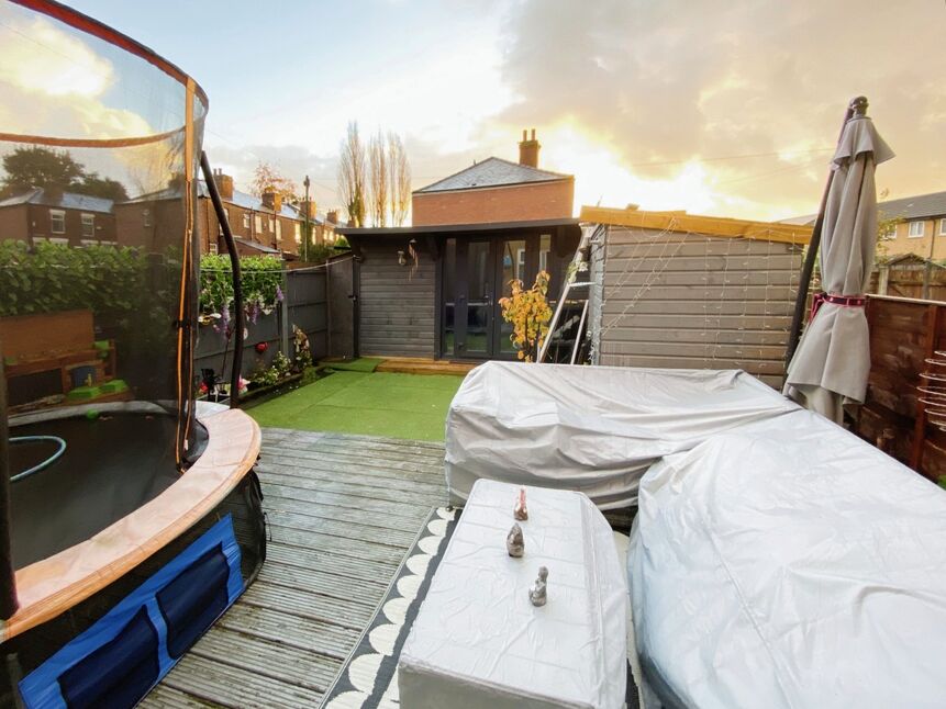 3 bedroom End Terrace House for sale, Laburnum Way, Stockport, SK3 £225,000