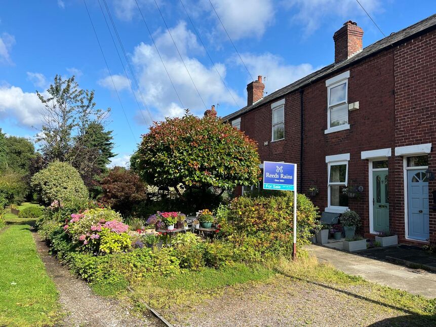 Main image of 2 bedroom Mid Terrace Property for sale, Crescent Road, Cheadle, Greater Manchester, SK8