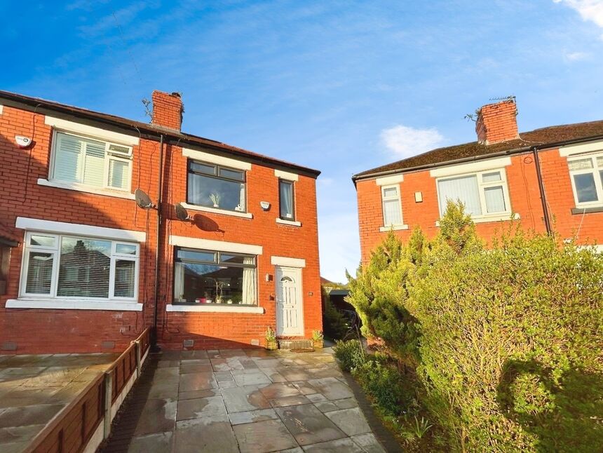 Main image of 3 bedroom Semi Detached House to rent, Beeston Grove, Stockport, Greater Manchester, SK3