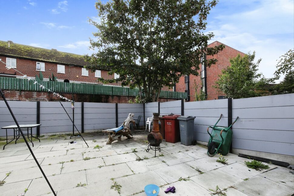 3 bedroom Mid Terrace House for sale, Barnwood Road, Wythenshawe, M23